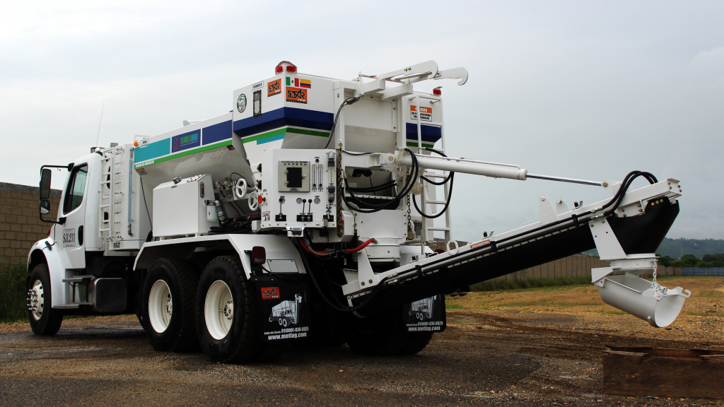 Vista frontal de planta dosificadora móvil 327 K Starmix